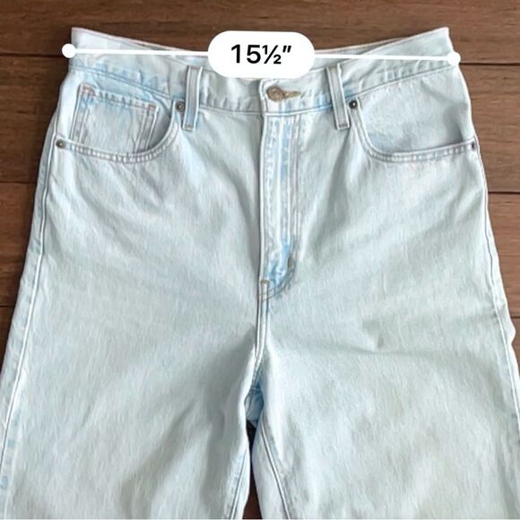 Levi's High-Waisted Straight Jeans Light Wash Size 30x29 - Picture 6 of 14